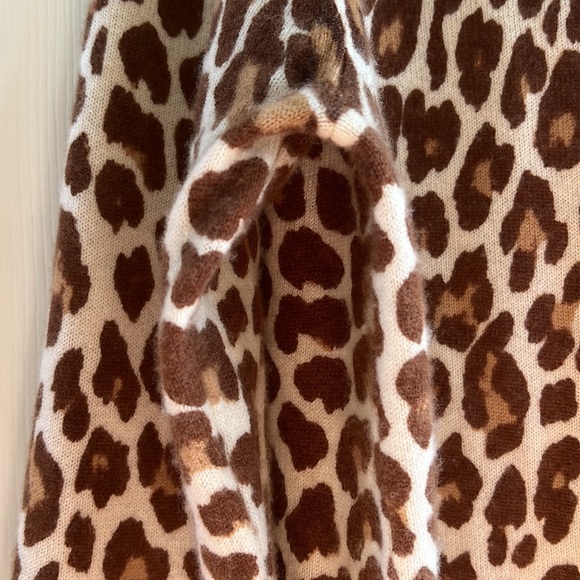 J. Crew 100% everyday Cashmere Crewneck Leopard Print Sweater - Picture 7 of 8